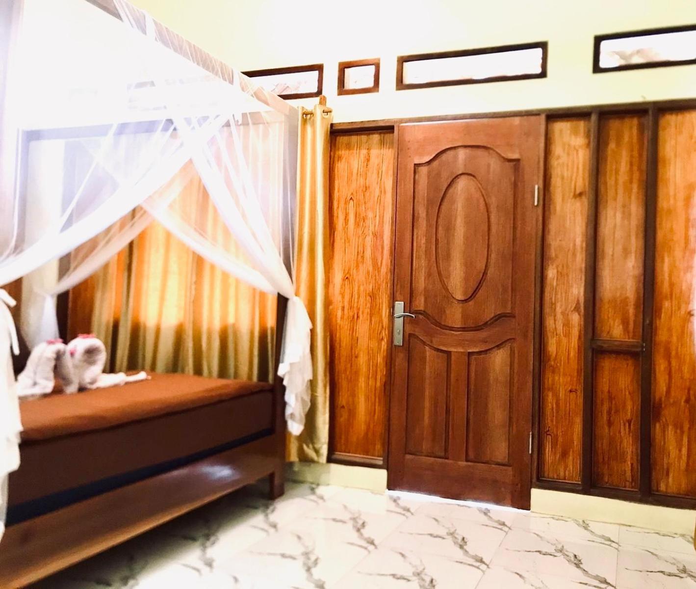 R5 Keramba Inn Bukit Lawang Kültér fotó